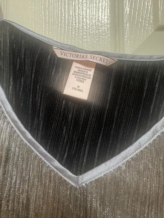 Victoria’s Secret Silver Shimmer Pleated Cami - Picture 6 of 10